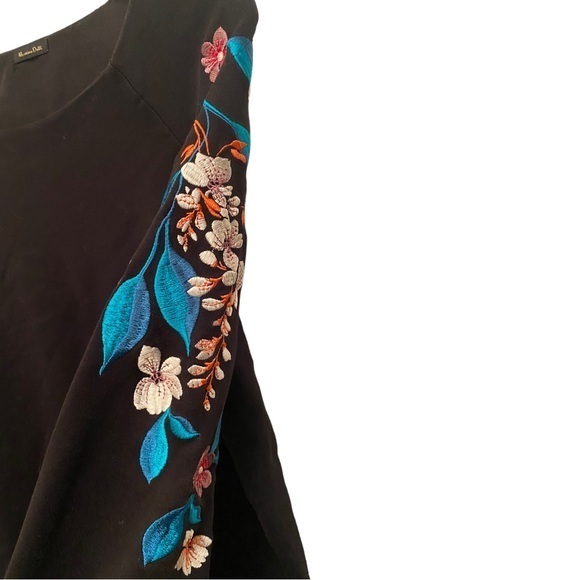 Massimo Dutti Black Floral Embroidered 3/4 Sleeve Top Size‎ Medium - Picture 3 of 7